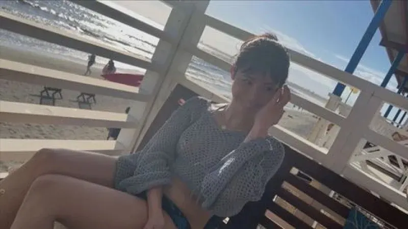 FC2-PPV-4868790 A 30-year-old prostitute was picked up on the beach → fucked deep and squirted her pussy