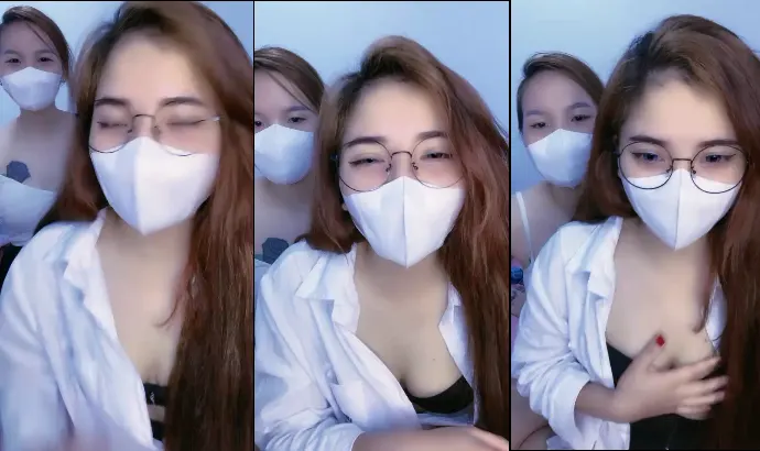 Two teenage girls livestream an extremely good show, Part 1